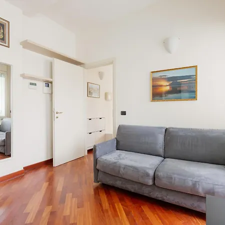 Bright & Comfy With Parking Mediolan