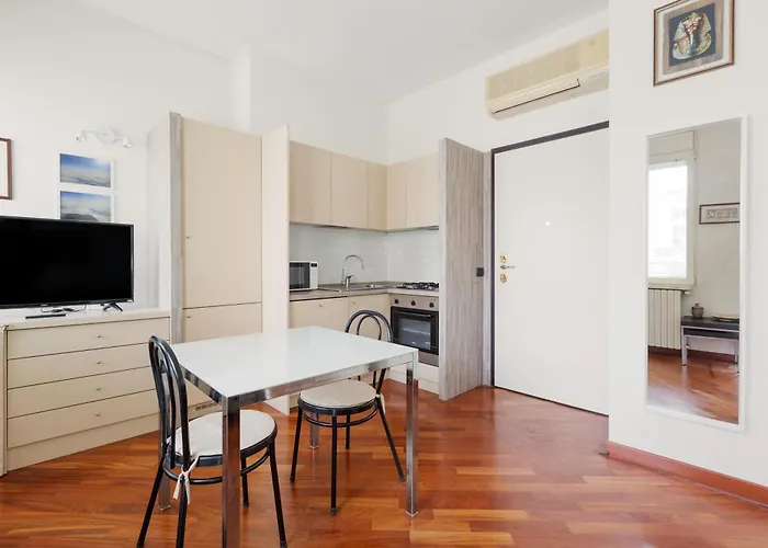 Bright & Comfy With Parking Apartament Mediolan