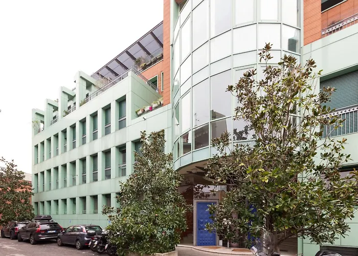 Bright & Comfy With Parking Apartament